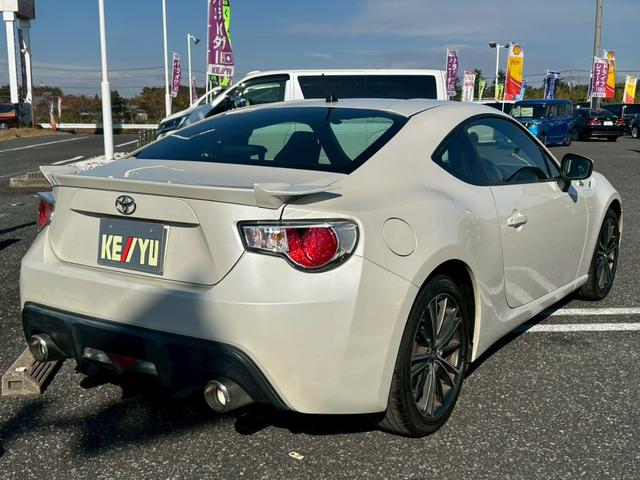 86 GT【下取直販】【禁煙】 社外ナビ CD/DVD再生 フルセグTV Bluetooth HIDライト フォグランプ スマートキー プッシュスタート ETC 電動格納ミラー 純正アルミ 24年製LE MANV+ パドルシフト(3枚目)