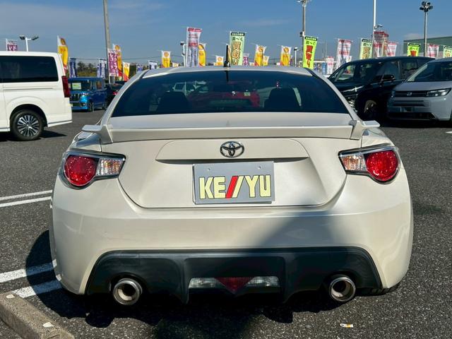 86 GT【下取直販】【禁煙】 社外ナビ CD/DVD再生 フルセグTV Bluetooth HIDライト フォグランプ スマートキー プッシュスタート ETC 電動格納ミラー 純正アルミ 24年製LE MANV+ パドルシフト(7枚目)