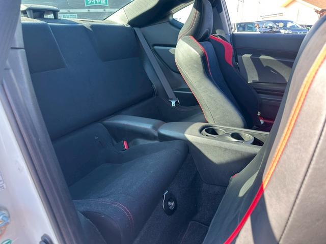 86 GT【下取直販】【禁煙】 社外ナビ CD/DVD再生 フルセグTV Bluetooth HIDライト フォグランプ スマートキー プッシュスタート ETC 電動格納ミラー 純正アルミ 24年製LE MANV+ パドルシフト(12枚目)