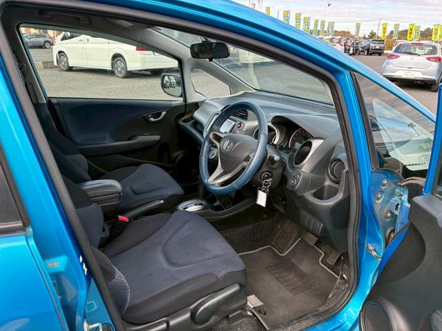 フィット G【下取直販】【禁煙】 純正HDDナビ CD 1セグTV ミュージックサーバー HIDライト オートライト キーレス ETC ドラレコ 電動格納ミラー ミラーウィンカー Wエアバック A/C ABS 禁煙(12枚目)