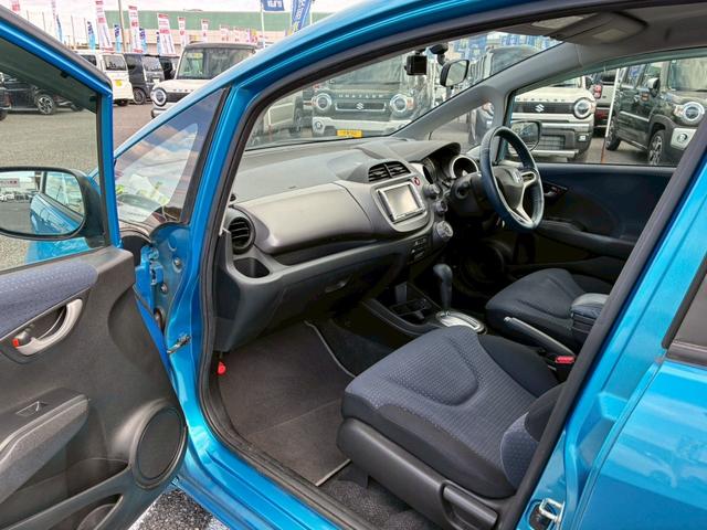 フィット G【下取直販】【禁煙】 純正HDDナビ CD 1セグTV ミュージックサーバー HIDライト オートライト キーレス ETC ドラレコ 電動格納ミラー ミラーウィンカー Wエアバック A/C ABS 禁煙(16枚目)