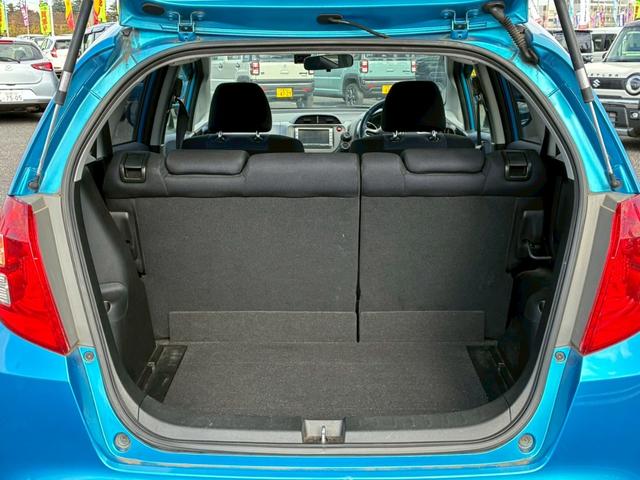 フィット G【下取直販】【禁煙】 純正HDDナビ CD 1セグTV ミュージックサーバー HIDライト オートライト キーレス ETC ドラレコ 電動格納ミラー ミラーウィンカー Wエアバック A/C ABS 禁煙(20枚目)