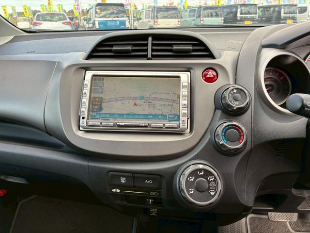 フィット G【下取直販】【禁煙】 純正HDDナビ CD 1セグTV ミュージックサーバー HIDライト オートライト キーレス ETC ドラレコ 電動格納ミラー ミラーウィンカー Wエアバック A/C ABS 禁煙(22枚目)