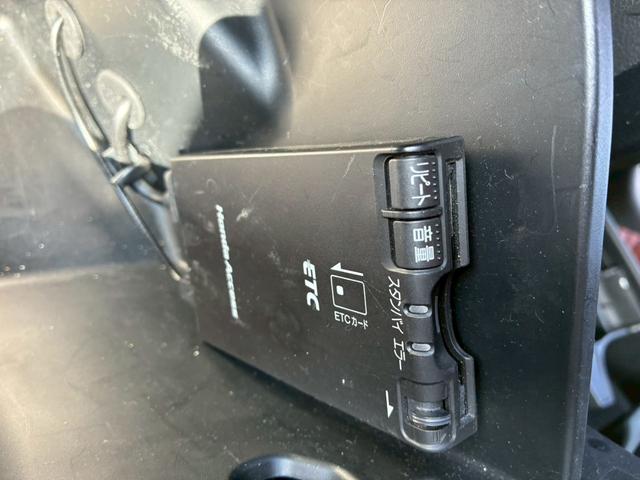 フィット G【下取直販】【禁煙】 純正HDDナビ CD 1セグTV ミュージックサーバー HIDライト オートライト キーレス ETC ドラレコ 電動格納ミラー ミラーウィンカー Wエアバック A/C ABS 禁煙(26枚目)