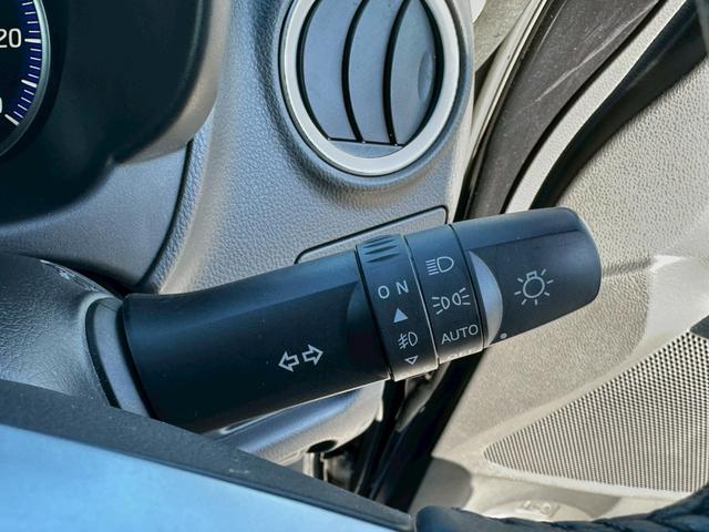 デイズ ハイウェイスター　Ｇターボ【ＭＣ後期】　衝突被害軽減　純正ナビ　ＣＤ録音　ＤＶＤ再生　フルセグＴＶ　Ｂｌｕｅｔｏｏｔｈ　全方位カメラ　ＨＩＤライト　フォグランプ　スマートキー　プッシュスタート　ＥＴＣ　純正アルミ　クルーズコントロール（32枚目）