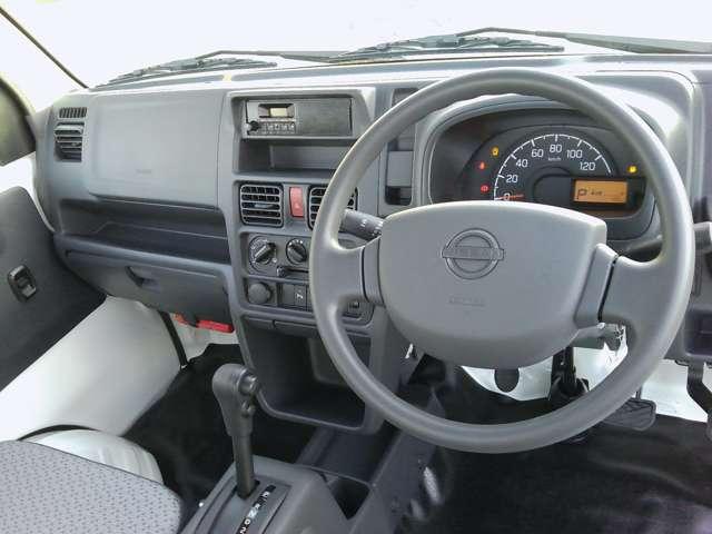 クリッパートラック ＤＸ　パートタイム４ＷＤ　４ＡＴ　雹害車　ＡＭ／ＦＭ／チューナー　キーレスキー　リアバックソナー（5枚目）