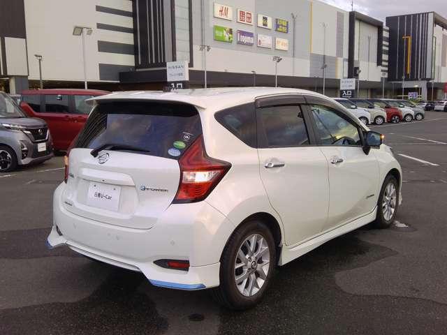 ノート ｅ－パワー　メダリスト　フルエアロ仕様　クルーズコントロール　純正ＭＭ５１８メモリーナビゲーション　アラウンドビューモニター　２．０ＥＴＣ　ドライブレコーダーインテリジェントルームミラー＋ヒータドアミラー　フロント＆バックソナー　エマージェンシーブレーキ（2枚目）