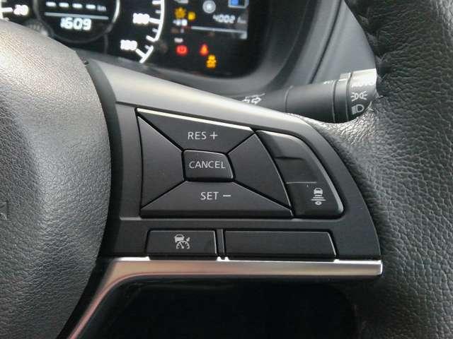 ノート ｅ－パワー　メダリスト　フルエアロ仕様　クルーズコントロール　純正ＭＭ５１８メモリーナビゲーション　アラウンドビューモニター　２．０ＥＴＣ　ドライブレコーダーインテリジェントルームミラー＋ヒータドアミラー　フロント＆バックソナー　エマージェンシーブレーキ（8枚目）