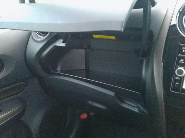 ノート ｅ－パワー　メダリスト　フルエアロ仕様　クルーズコントロール　純正ＭＭ５１８メモリーナビゲーション　アラウンドビューモニター　２．０ＥＴＣ　ドライブレコーダーインテリジェントルームミラー＋ヒータドアミラー　フロント＆バックソナー　エマージェンシーブレーキ（16枚目）