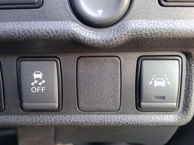 ノート ｅ－パワー　メダリストＦＯＵＲ　４ＷＤ　　ＬＥＤヘッドライト　エマージェンシーブレーキ　踏み間違い防　純正ＭＭ３１８メモリーナビゲーション　アラウンドビューモニター　ＥＴＣ　ドライブレコーダー　インテリジェントルームミラー＋ヒータドアミラー（7枚目）