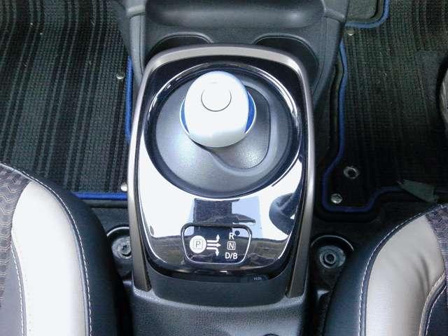 ノート ｅ－パワー　メダリストＦＯＵＲ　４ＷＤ　　ＬＥＤヘッドライト　エマージェンシーブレーキ　踏み間違い防　純正ＭＭ３１８メモリーナビゲーション　アラウンドビューモニター　ＥＴＣ　ドライブレコーダー　インテリジェントルームミラー＋ヒータドアミラー（13枚目）