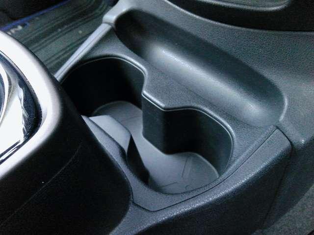 ノート ｅ－パワー　メダリストＦＯＵＲ　４ＷＤ　　ＬＥＤヘッドライト　エマージェンシーブレーキ　踏み間違い防　純正ＭＭ３１８メモリーナビゲーション　アラウンドビューモニター　ＥＴＣ　ドライブレコーダー　インテリジェントルームミラー＋ヒータドアミラー（16枚目）