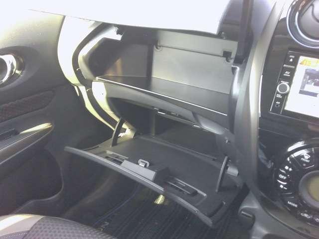 ノート ｅ－パワー　メダリストＦＯＵＲ　４ＷＤ　　ＬＥＤヘッドライト　エマージェンシーブレーキ　踏み間違い防　純正ＭＭ３１８メモリーナビゲーション　アラウンドビューモニター　ＥＴＣ　ドライブレコーダー　インテリジェントルームミラー＋ヒータドアミラー（17枚目）