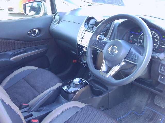 ノート ｅ－パワー　メダリストＦＯＵＲ　４ＷＤ　　ＬＥＤヘッドライト　エマージェンシーブレーキ　踏み間違い防　純正ＭＭ３１８メモリーナビゲーション　アラウンドビューモニター　ＥＴＣ　ドライブレコーダー　インテリジェントルームミラー＋ヒータドアミラー（20枚目）