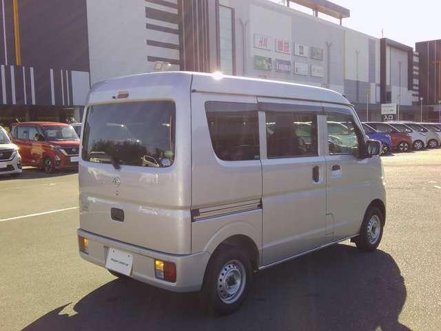 ＮＶ１００クリッパーバン ６６０　ＤＸ　ＧＬセーフティパッケージ　ハイルーフ　エマージェンシーブレーキ　踏み間違い防止アシスト　ＣＤ一体ＡＭ／ＦＭ／チューナー　ＥＴＣ　プライバシーガラス　キーレスキー　車線逸脱警報（2枚目）