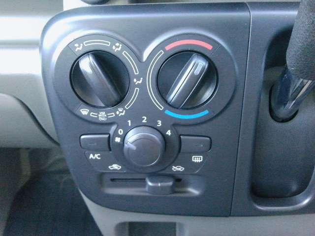 ＮＶ１００クリッパーバン ６６０　ＤＸ　ＧＬセーフティパッケージ　ハイルーフ　エマージェンシーブレーキ　踏み間違い防止アシスト　ＣＤ一体ＡＭ／ＦＭ／チューナー　ＥＴＣ　プライバシーガラス　キーレスキー　車線逸脱警報（9枚目）