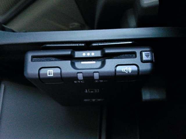 ＮＶ１００クリッパーバン ６６０　ＤＸ　ＧＬセーフティパッケージ　ハイルーフ　エマージェンシーブレーキ　踏み間違い防止アシスト　ＣＤ一体ＡＭ／ＦＭ／チューナー　ＥＴＣ　プライバシーガラス　キーレスキー　車線逸脱警報（11枚目）