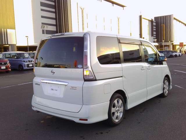 セレナ ハイウェイスター Vエアロセレクション ツインサンルーフ 新品タイヤ メーカーHDDナビゲーション バックモニター ETC 両側オートスライドドア キセノンヘッドライト Wエアコン(2枚目)