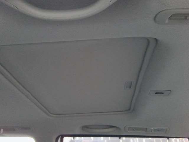 セレナ ハイウェイスター Vエアロセレクション ツインサンルーフ 新品タイヤ メーカーHDDナビゲーション バックモニター ETC 両側オートスライドドア キセノンヘッドライト Wエアコン(6枚目)