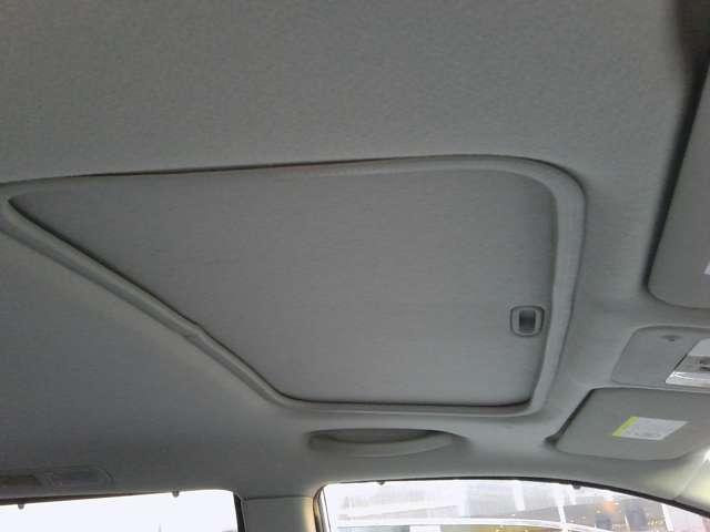 セレナ ハイウェイスター Vエアロセレクション ツインサンルーフ 新品タイヤ メーカーHDDナビゲーション バックモニター ETC 両側オートスライドドア キセノンヘッドライト Wエアコン(8枚目)