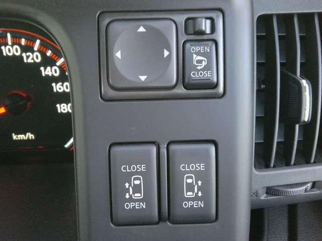 セレナ ハイウェイスター Vエアロセレクション ツインサンルーフ 新品タイヤ メーカーHDDナビゲーション バックモニター ETC 両側オートスライドドア キセノンヘッドライト Wエアコン(11枚目)