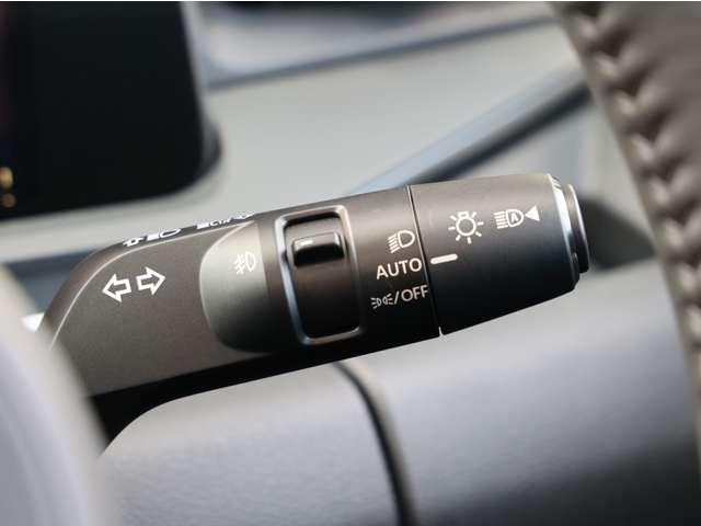 オーラ １．２　Ｇ　／当社社用車ＵＰ／ＢＯＳＥサウンド／ＳＯＳコール／プ　自動（被害軽減）ブレーキ　ＬＥＤ　ＬＫＡ　サイドカメラ　ＥＴＣ　ドライブレコーダー　カーテンエアバッグ　イモビライザー　アルミホイール　禁煙　インテリジェントキー　パワーウィンドウ　ワンオーナー（13枚目）