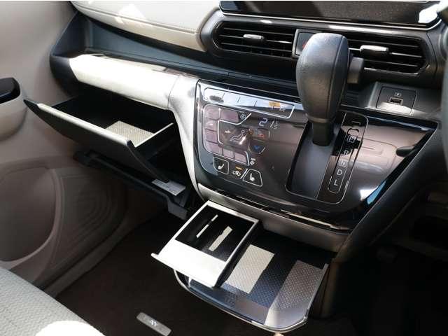 デイズ ６６０　Ｘ　４ＷＤ　アラウンドビューモニター／踏み間違い防止／　ブレーキサポート　サイドカメラ　インテリジェントアラウンドビューモニター　ＬＤＷ　エアコン　インテリジェントキー　フルタイム４ＷＤ　１オーナー　エアバッグ　キーフリー　バックカメラ　ＥＴＣ　ナビＴＶ（12枚目）