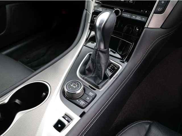 スカイライン 2.0 200GT-t タイプP 黒色本革電動シート/衝突被害軽減ブレーキ/ 衝突軽減装置 HDDナビ ドラレコ LED Bカメラ スマートキー 黒革シート 盗難防止 オートクルーズコントロール ETC レーンキープアシスト ナビTV ABS アルミホイール キーレス ワンセグ(7枚目)