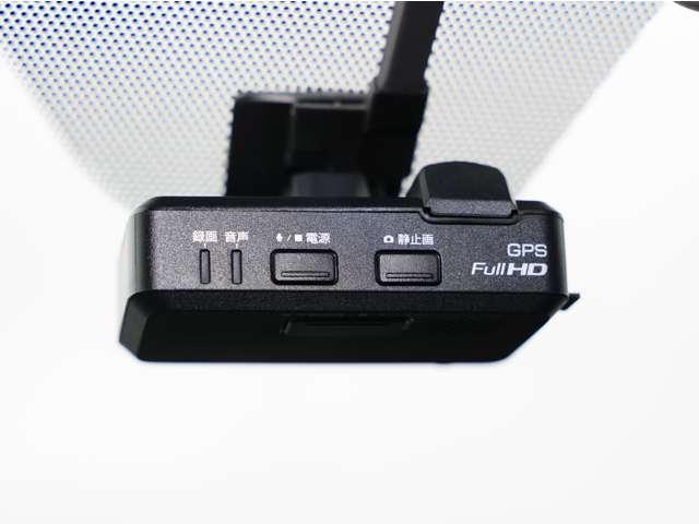 スカイライン 2.0 200GT-t タイプP 黒色本革電動シート/衝突被害軽減ブレーキ/ 衝突軽減装置 HDDナビ ドラレコ LED Bカメラ スマートキー 黒革シート 盗難防止 オートクルーズコントロール ETC レーンキープアシスト ナビTV ABS アルミホイール キーレス ワンセグ(15枚目)