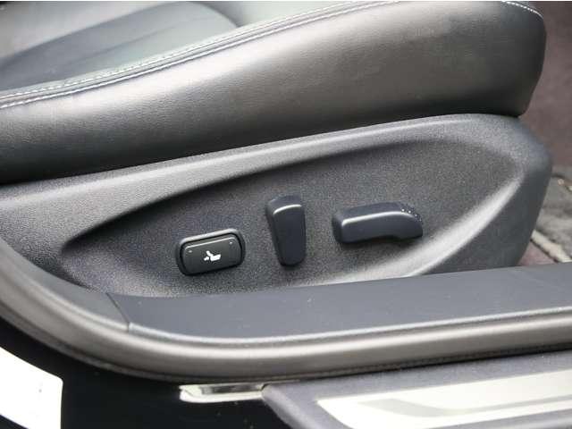 スカイライン 2.0 200GT-t タイプP 黒色本革電動シート/衝突被害軽減ブレーキ/ 衝突軽減装置 HDDナビ ドラレコ LED Bカメラ スマートキー 黒革シート 盗難防止 オートクルーズコントロール ETC レーンキープアシスト ナビTV ABS アルミホイール キーレス ワンセグ(16枚目)