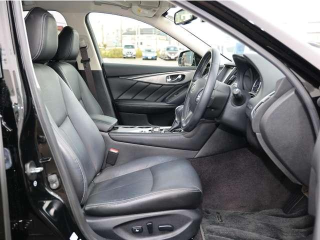 スカイライン 2.0 200GT-t タイプP 黒色本革電動シート/衝突被害軽減ブレーキ/ 衝突軽減装置 HDDナビ ドラレコ LED Bカメラ スマートキー 黒革シート 盗難防止 オートクルーズコントロール ETC レーンキープアシスト ナビTV ABS アルミホイール キーレス ワンセグ(18枚目)