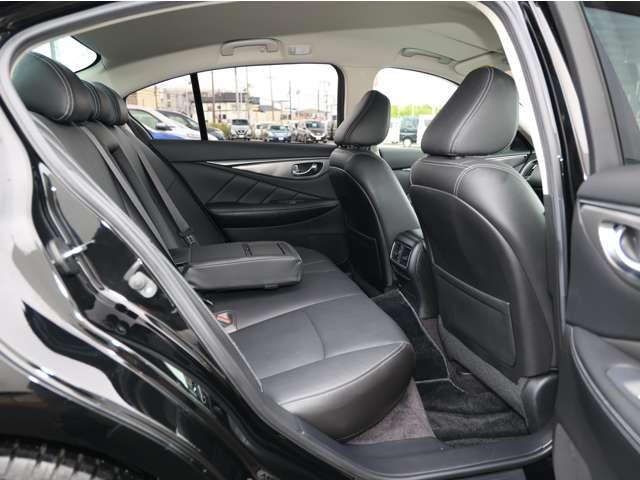 スカイライン 2.0 200GT-t タイプP 黒色本革電動シート/衝突被害軽減ブレーキ/ 衝突軽減装置 HDDナビ ドラレコ LED Bカメラ スマートキー 黒革シート 盗難防止 オートクルーズコントロール ETC レーンキープアシスト ナビTV ABS アルミホイール キーレス ワンセグ(20枚目)