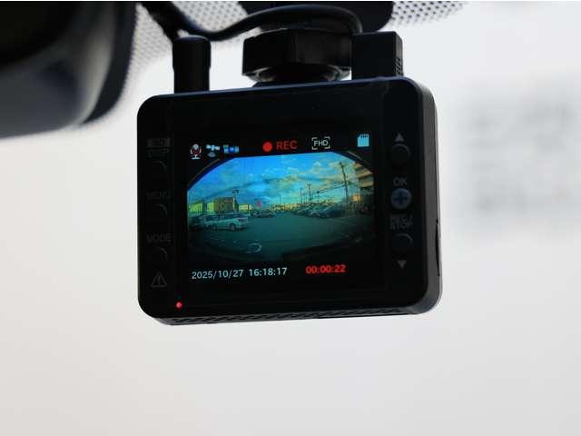 ノート １．２　Ｓ　踏み間違い防止／バックモニター／衝突被害軽　軽減ブレーキ　ＴＶ　ワンオーナー　ＬＤＷ　バックカメラ　インテリキー　イモビライザー　ドライブレコーダー　ワンセグＴＶ付き　整備点検記録簿　ＥＴＣ　オートエアコン　サイドエアバッグ　パワーウインドウ（12枚目）