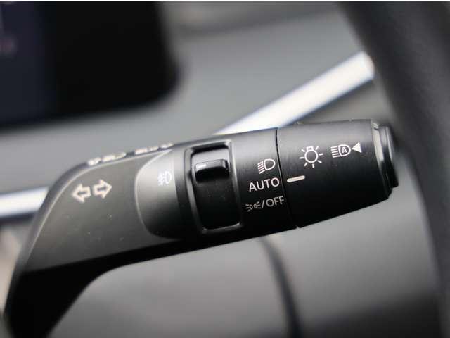 ノート １．２　Ｘ　踏み間違い防止／アラウンドビューモニター／　リアカメラ　衝突被害軽減ブレ－キ　全方位カメラ　ＥＴＣ付　ＬＥＤヘッドライト　レーンアシスト　インテリジェントキー　ワンオーナー　ドラレコ　整備記録簿　盗難防止システム　ワンセグＴＶ　ＴＶナビ　ＡＢＳ（10枚目）