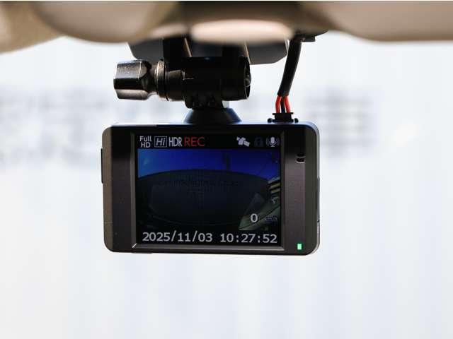 ノート １．２　ＮＩＳＭＯ　※当社指定ナビ取り付サービス※バクモニタ　ＥＣＯモード　記録簿付き　ＬＥＤランプ　エアバック　Ｗエアバック　パワーステアリング　ドラレコ　キーレスエントリー　フルオートエアコン　ＡＢＳ　パワーウインドウ　リヤビューカメラ　ＥＴＣ装着車（12枚目）