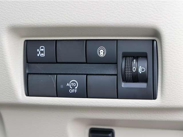 ルークス ６６０　Ｘ　アラウンドビューモニター／踏み間違い防止／　アラモニ　前後衝突軽減ブレーキ　ワンオーナー車　車線逸脱防止　ＥＴＣ　スマートキー　定期点検記録簿　キーフリー　ドライブレコーダー　ｉ－ｓｔｏｐ　フルオートエアコン　パワーウインドウ　ＬＥＤ　盗難防止（17枚目）