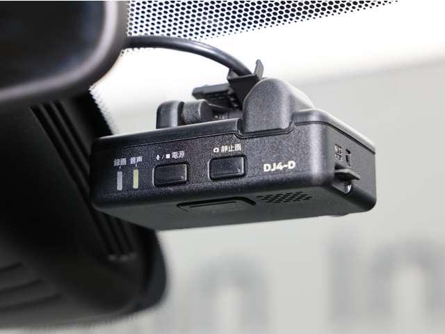 セレナ 1.2 e-POWER ハイウェイスター V 後席モニター/プロパイロット/踏み間違い防 360°カメラ エマジェンシーブレーキ 1オナ スマキー バックカメラ LED レーンアシスト 点検記録簿付 ETC ドラレコ イモビ サイドカーテンエアバック フルオートエアコン アルミホイール(13枚目)