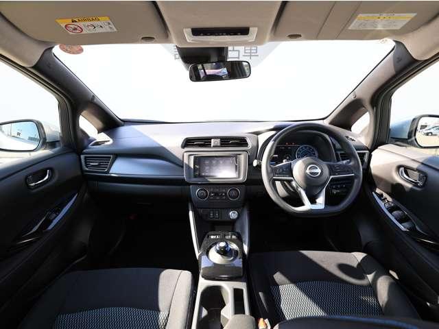 リーフ Ｓ　１２セグ／衝突被害軽減ブレーキ／踏み間違い防　バックモニター　ＬＥＤヘッドライト　インテリジェントキー　クルコン　盗難防止装置　ワンオーナー車　サイドエアバッグ　メモリーナビ　レーンアシスト　メンテナンスノート　パワーウィンドウ　オートエアコン（3枚目）