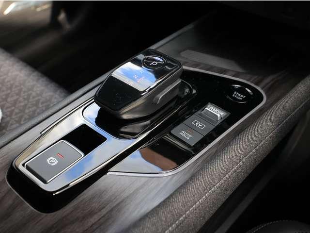 オーラ 1.2 G 当社社用車UP/BOSEサウンド/SOSコール/プロ 自動(被害軽減)ブレーキ 試乗車アップ LED LKA サイドカメラ ETC ドライブレコーダー カーテンエアバッグ イモビライザー アルミホイール インテリジェントキー パワーウィンドウ ナビTV(9枚目)