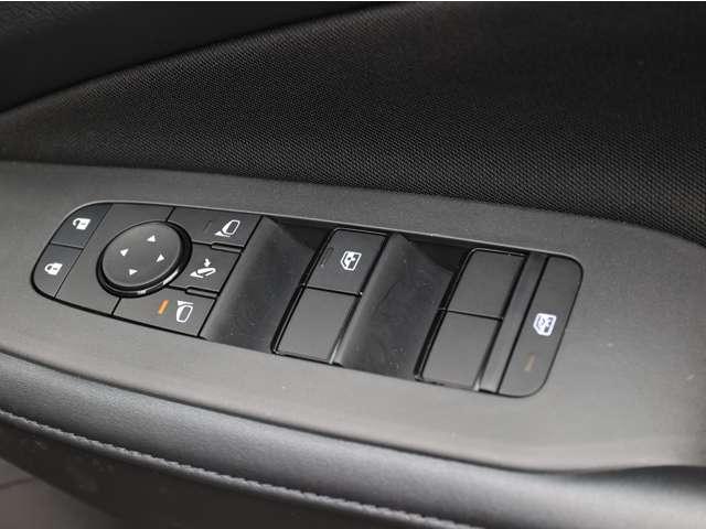 ノート １．２　Ｘ　当社社用車ＵＰ／アラウンドビューモニター／衝（17枚目）