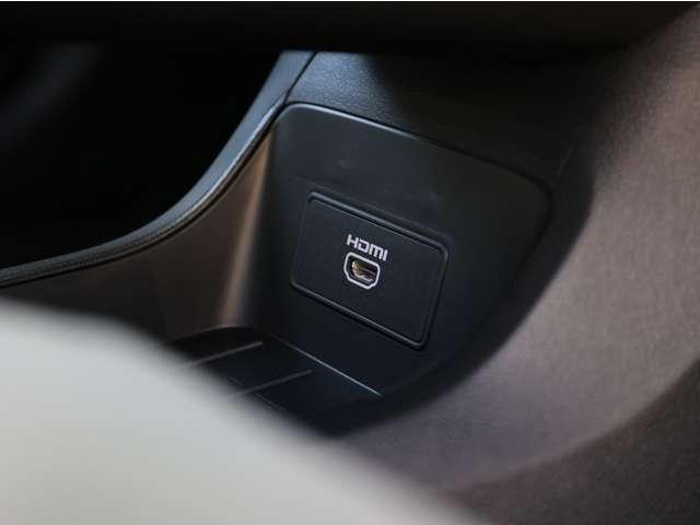 オーラ １．２　Ｇ　ＦＯＵＲ　レザーエディション　４ＷＤ　当社社用車ＵＰ／本革（エアリーグレー色）／ＢＯＳＥ　ワンオ－ナ－車　ＬＫＡ　レザーシート　追従クルコン　禁煙　ＬＥＤライト　バックモニター　インテリキー　４ＷＤ　ＥＴＣ　アルミ　記録簿　サイドカメラ　盗難警報器　キーレスエントリー　オートエアコン（8枚目）