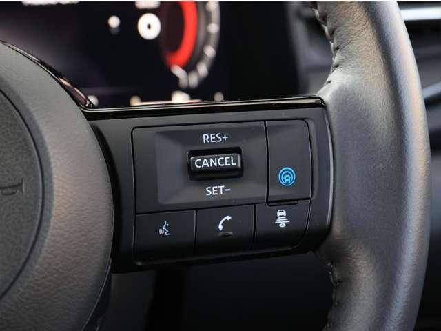 オーラ １．２　Ｇ　ＦＯＵＲ　レザーエディション　４ＷＤ　当社社用車ＵＰ／本革（エアリーグレー色）／ＢＯＳＥ　ワンオ－ナ－車　ＬＫＡ　レザーシート　追従クルコン　禁煙　ＬＥＤライト　バックモニター　インテリキー　４ＷＤ　ＥＴＣ　アルミ　記録簿　サイドカメラ　盗難警報器　キーレスエントリー　オートエアコン（12枚目）