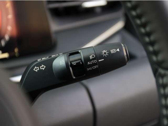 オーラ １．２　Ｇ　ＦＯＵＲ　レザーエディション　４ＷＤ　当社社用車ＵＰ／本革（エアリーグレー色）／ＢＯＳＥ　ワンオ－ナ－車　ＬＫＡ　レザーシート　追従クルコン　禁煙　ＬＥＤライト　バックモニター　インテリキー　４ＷＤ　ＥＴＣ　アルミ　記録簿　サイドカメラ　盗難警報器　キーレスエントリー　オートエアコン（18枚目）