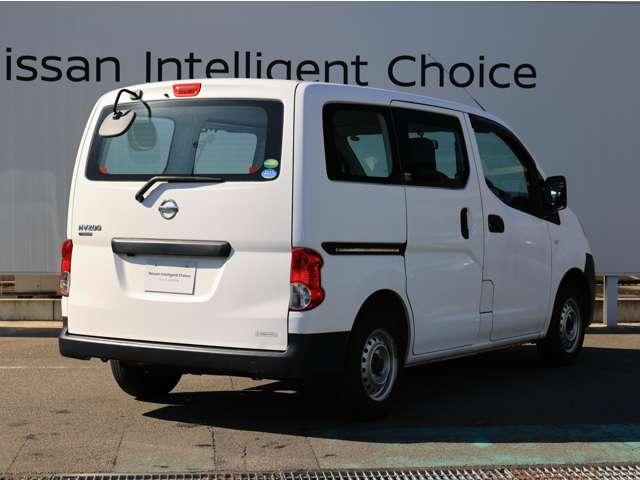 ＮＶ２００バネットバン １．６　ＤＸ　リモコンキー／バックモニター／前席パワーウ　バックカメラ付き　点検記録簿　メモリーナビ　パワーステアリング　エアバック　マニュアルエアコン　ナビＴＶ　ＡＢＳ　ワンセグ　キーフリー　フロントパワーウインドウ　ＥＴＣ付き（2枚目）