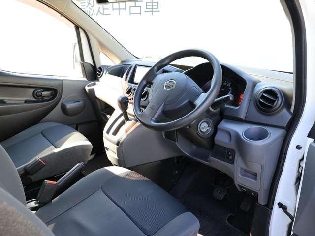 ＮＶ２００バネットバン １．６　ＤＸ　リモコンキー／バックモニター／前席パワーウ　バックカメラ付き　点検記録簿　メモリーナビ　パワーステアリング　エアバック　マニュアルエアコン　ナビＴＶ　ＡＢＳ　ワンセグ　キーフリー　フロントパワーウインドウ　ＥＴＣ付き（4枚目）
