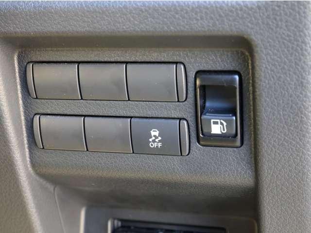 キャラバン ２．０　ＤＸ　ロングボディ　当社社用車ＵＰ／バックモニター／衝突被害軽減　踏み間違い衝突防止　エアバック　キーレスエントリー　マニュアルエアコン　ワンセグＴＶ　バックカメラ　パワステ　Ｗエアバック　パワーウィンドウ　メモリーナビ　ＥＴＣ　ＡＢＳ　記録簿　ワンオーナー（13枚目）