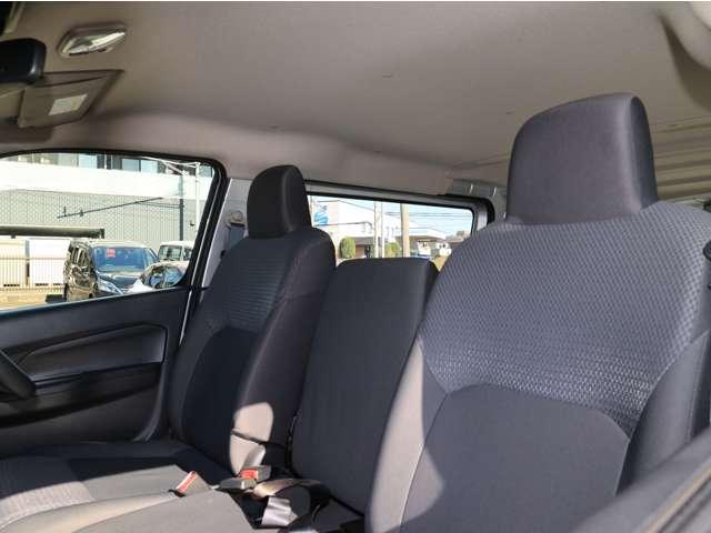 キャラバン ２．０　ＤＸ　ロングボディ　当社社用車ＵＰ／バックモニター／衝突被害軽減　踏み間違い衝突防止　エアバック　キーレスエントリー　マニュアルエアコン　ワンセグＴＶ　バックカメラ　パワステ　Ｗエアバック　パワーウィンドウ　メモリーナビ　ＥＴＣ　ＡＢＳ　記録簿　ワンオーナー（17枚目）