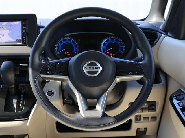 ルークス ６６０　Ｘ　／アラウンドビューモニター／踏み間違い防止　アラモニ　前後衝突軽減ブレーキ　ワンオーナー車　車線逸脱防止　ＥＴＣ　スマートキー　定期点検記録簿　キーフリー　ｉ－ｓｔｏｐ　フルオートエアコン　パワーウインドウ　バックカメラ　盗難防止　Ｗエアバック（7枚目）