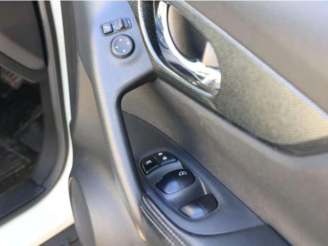 エクストレイル 2.0 20X エマージェンシーブレーキパッケージ 2列車 踏み間違い防止/衝突被害軽減ブレーキ/アラ 車線逸脱警告 AUTOエアコン 衝突軽減ブレーキ クルーズコントロール LEDライト 整備記録簿 Wエアバック リアカメラ ワンオーナー車 ETC PS サイドカメラ 盗難防止システム ナビTV(17枚目)