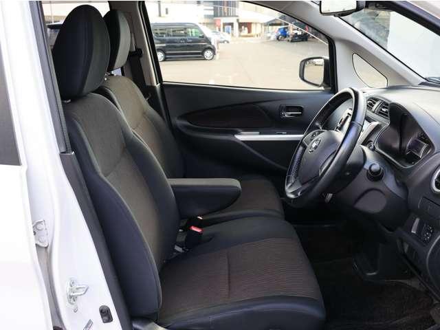 デイズ 660 ハイウェイスターGターボ 衝突被害軽減ブレーキ/踏み間違い衝突防止( 誤発進抑制 点検記録簿 運転席エアバッグ スマキー ナビTV ワンオーナー ETC バックモニター ワンセグ セキュリティーアラーム ドラレコ エアコン ABS パワステ キーレスエントリー アルミ(4枚目)